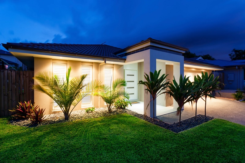 Smart Outdoor Lighting: The Best Exterior Lights for a Modern Home